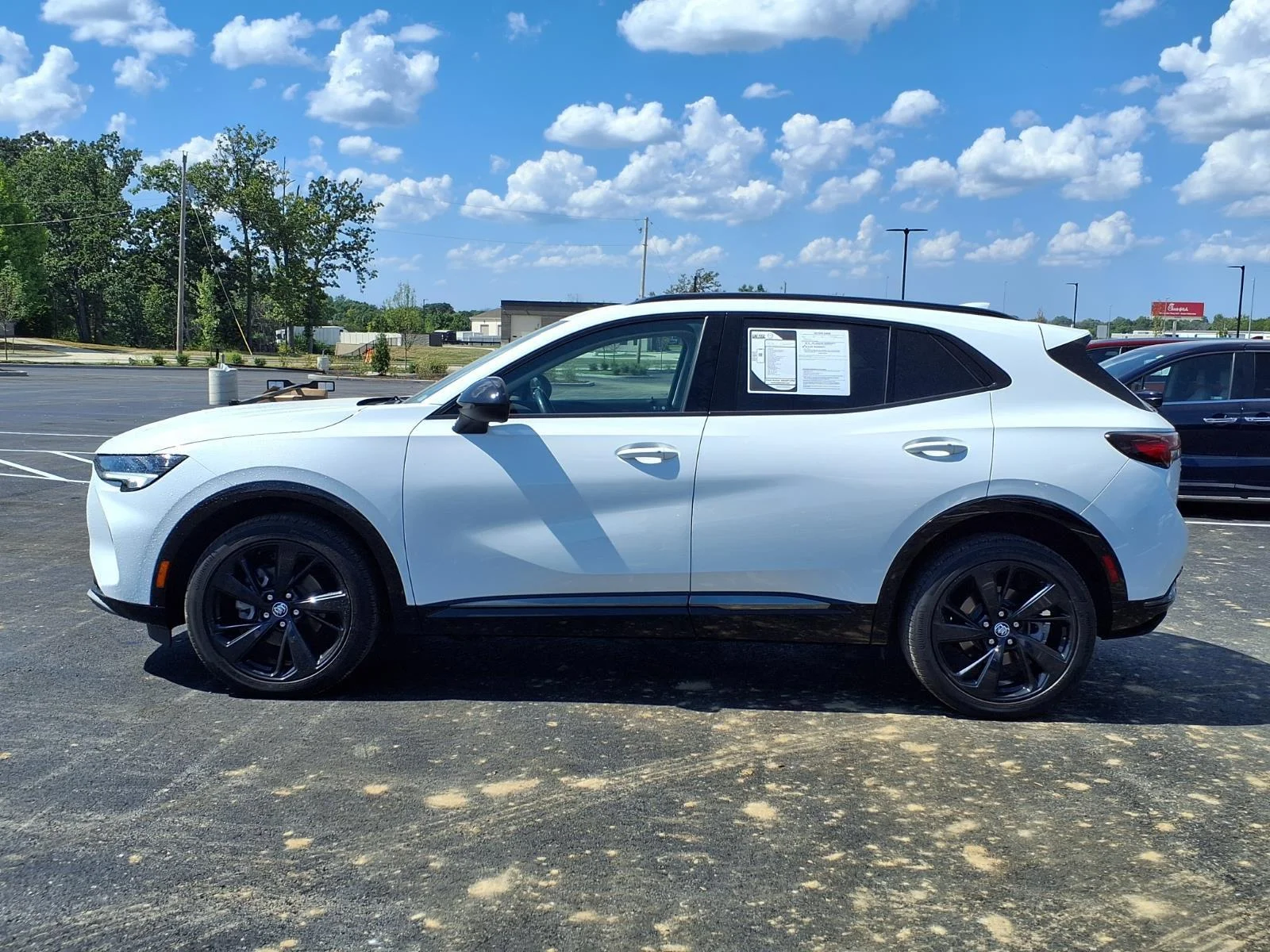 Used 2023 Summit White Buick Essence image 17
