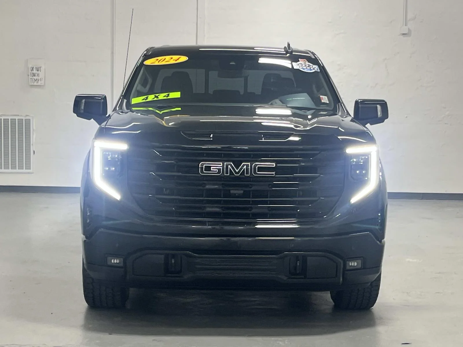 Certified Used 2024 Onyx Black GMC Elevation image 3