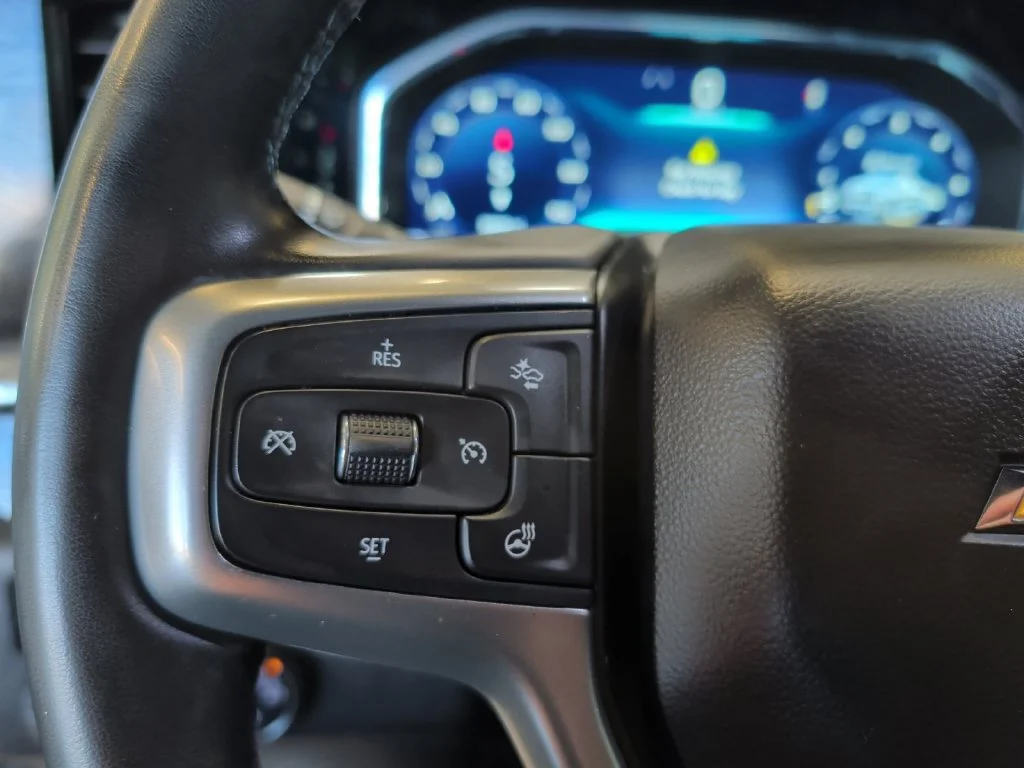 Used 2023 STERLING GRAY METALLIC Chevrolet LT image 25