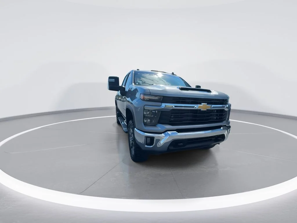 Used 2024 Gray Chevrolet LT image 3