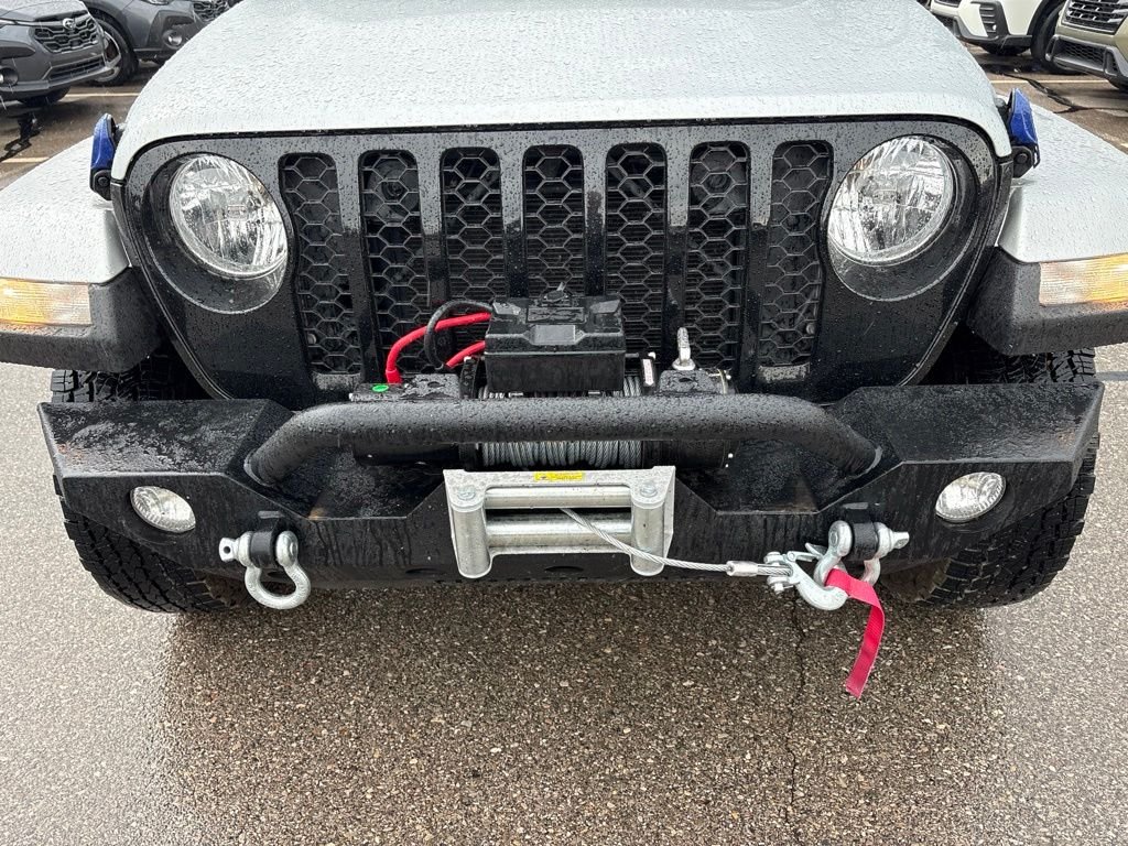 Used 2022 Silver Jeep Willys image 6