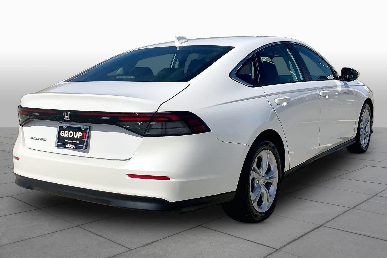 Used 2026 Platinum White Pearl Honda LX image 12