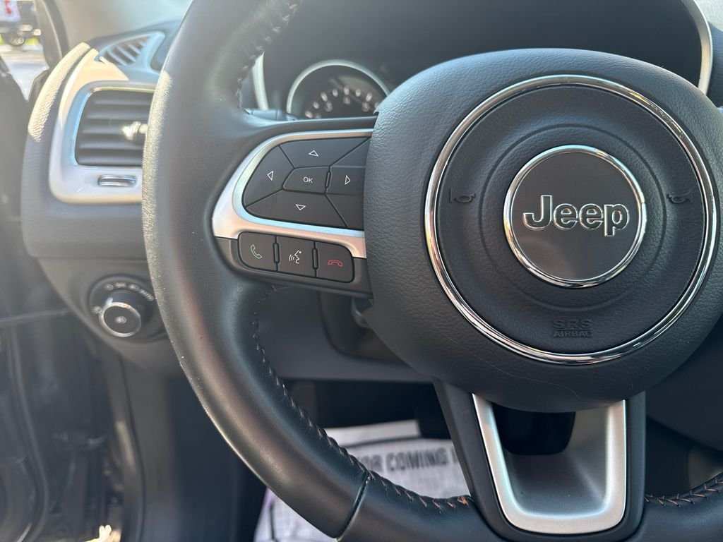 Used 2019 Gray Jeep Latitude image 12