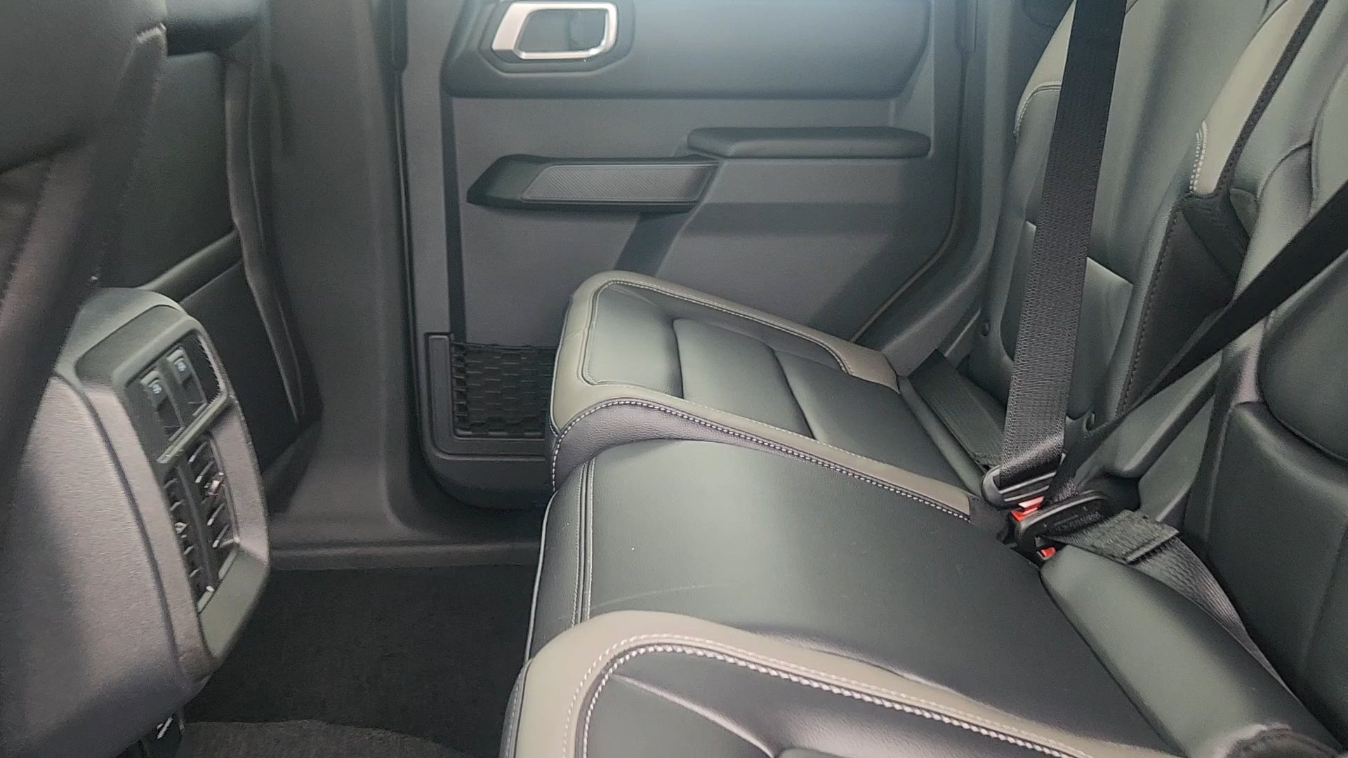 New 2026 Marsh Gray Ford Outer Banks image 36