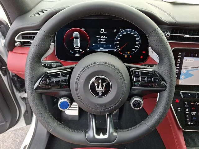 2026 Maserati Grecale Modena V6 - Photo 16