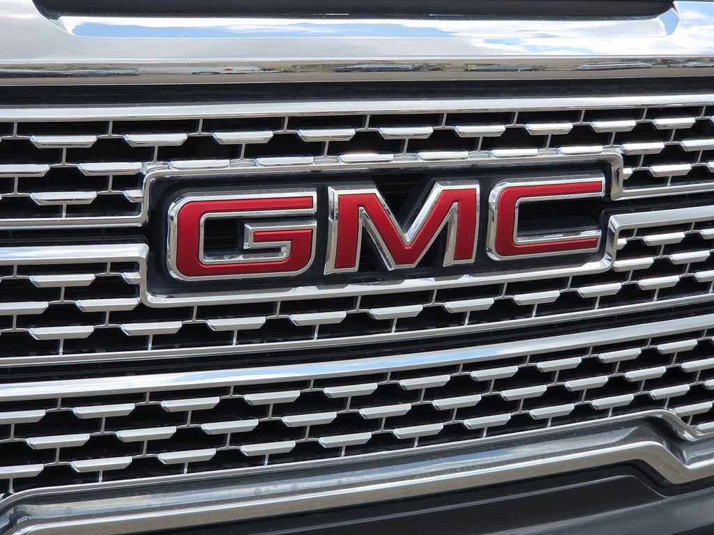 Used 2021 Green GMC Denali image 14