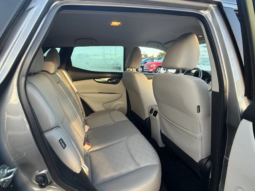 Used 2020 Gray Nissan SV image 17
