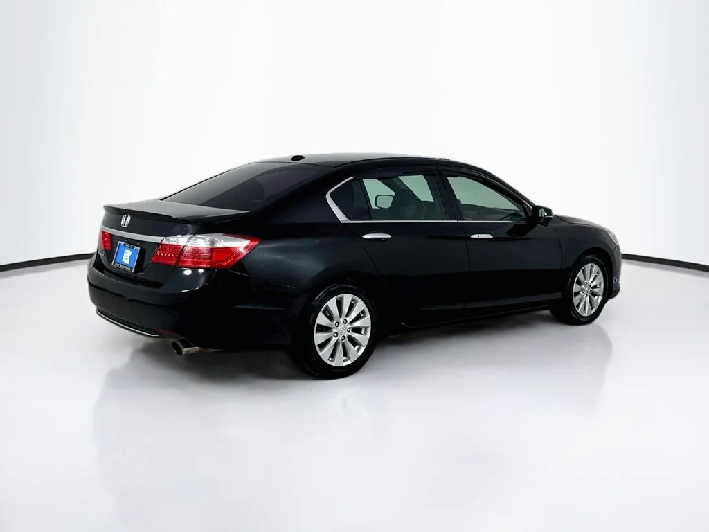 Used 2015 Crystal Black Pearl Honda EX-L image 7