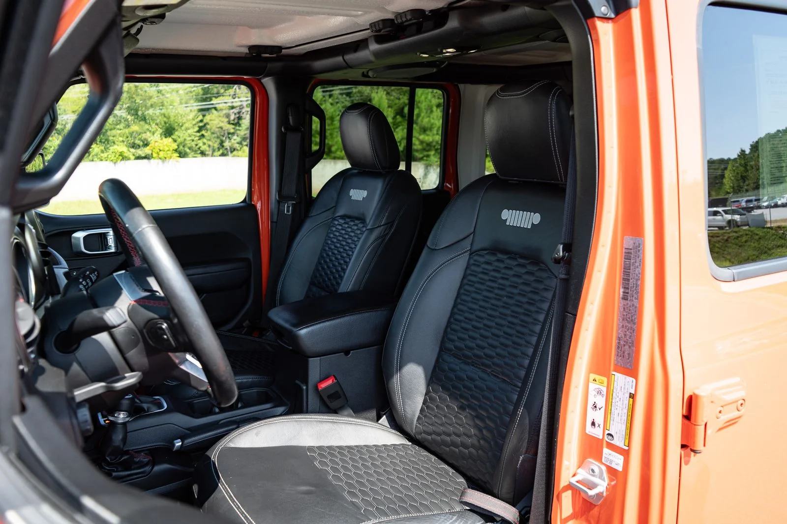 Used 2019 Orange Jeep Unlimited Rubicon image 15