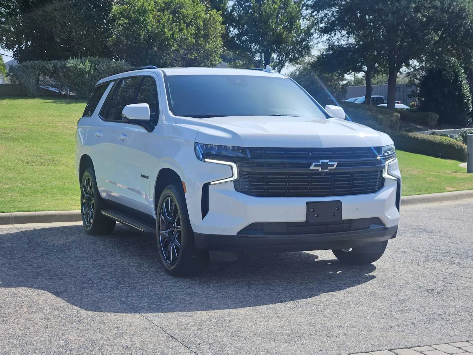 Used 2024 Summit White Chevrolet RST image 2