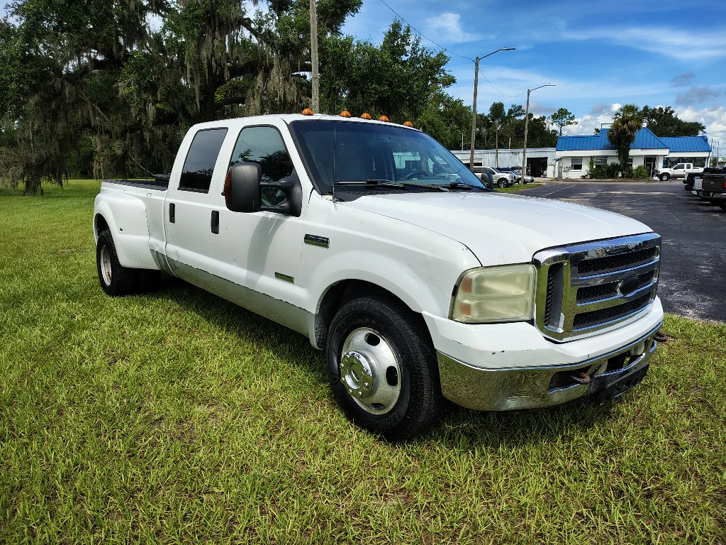Used 2005 Oxford White Clearcoat Ford Lariat 4X2 D.R.W. image 8