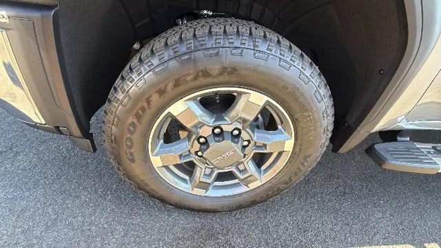 2026 GMC Sierra 2500HD SLT - Photo 9