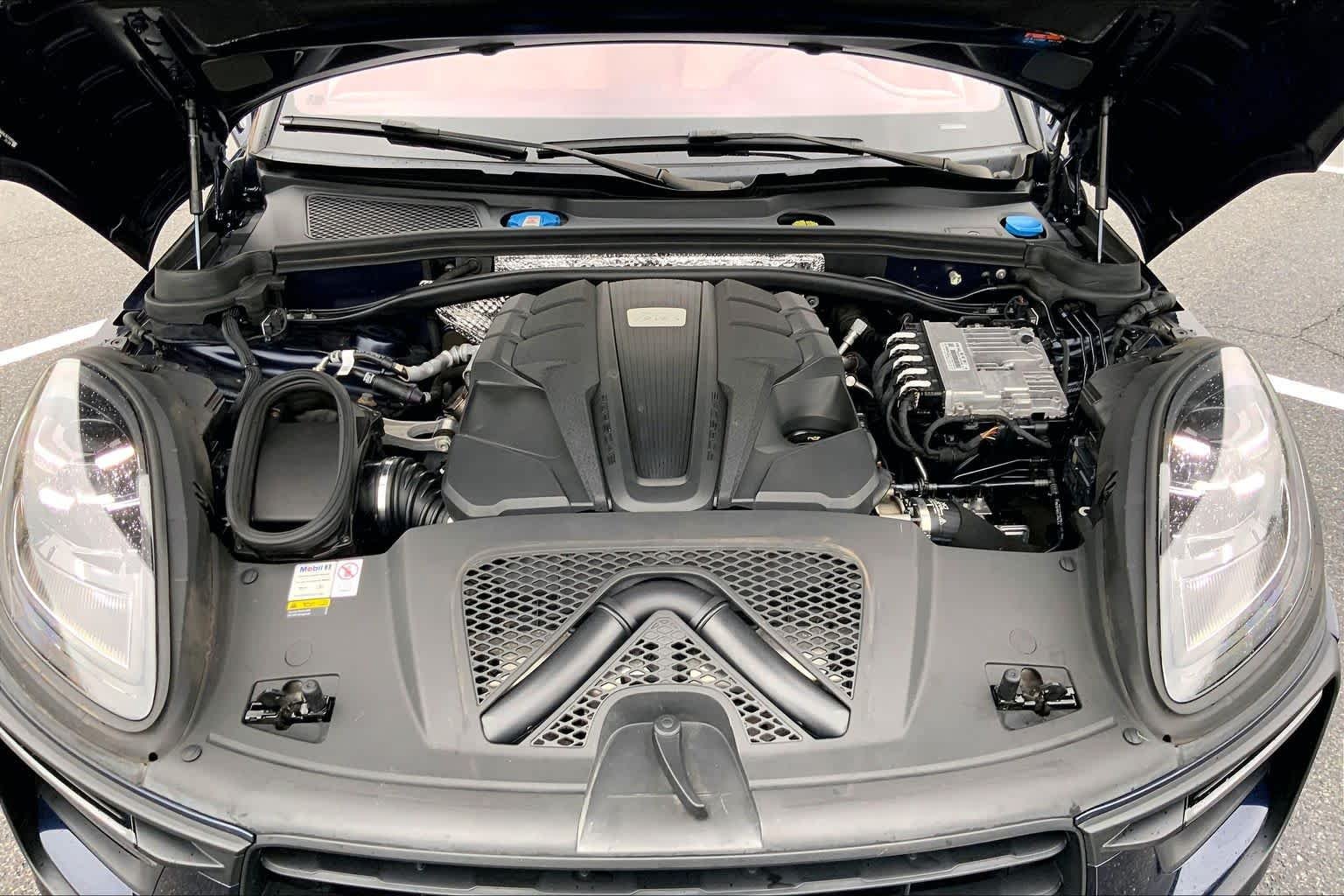Used 2022 Night Blue Metallic Porsche S image 29