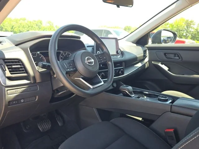 Used 2024 Gray Nissan S image 21