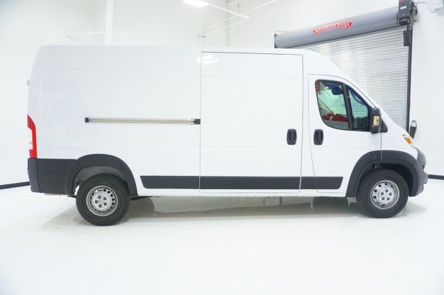 Used 2025 WHITE Ram Tradesman image 4
