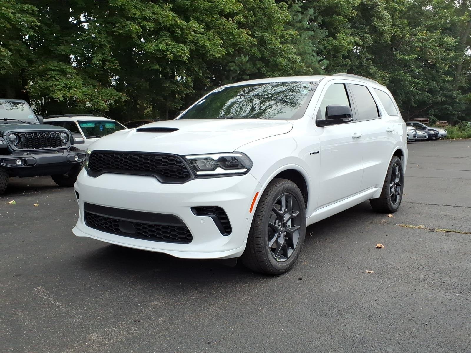 New 2027 White Knuckle Clear-Coat Exterior Paint Dodge GT image 3