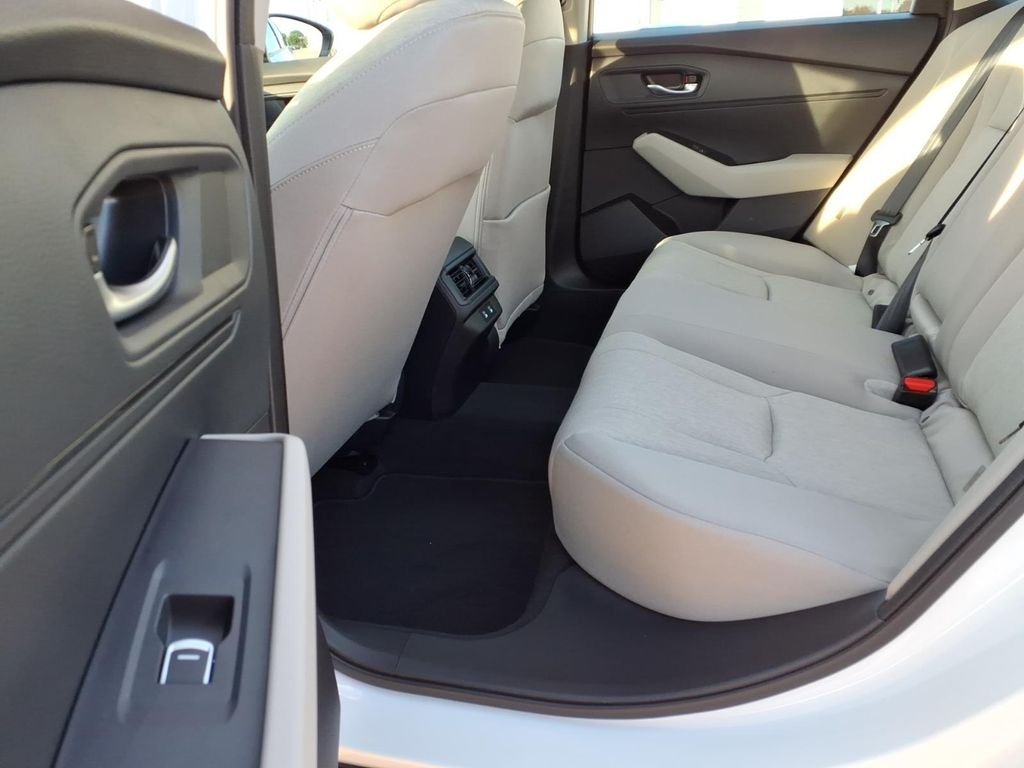 New 2026 Platinum White Pearl Honda SE image 5