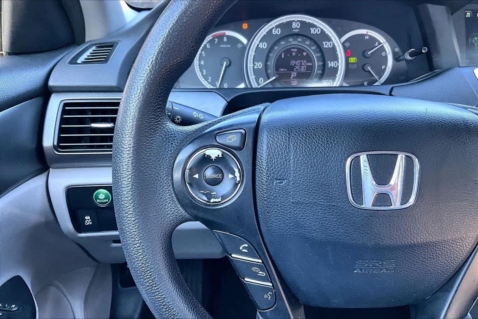 Used 2013 Alabaster Silver Metallic Honda LX image 22