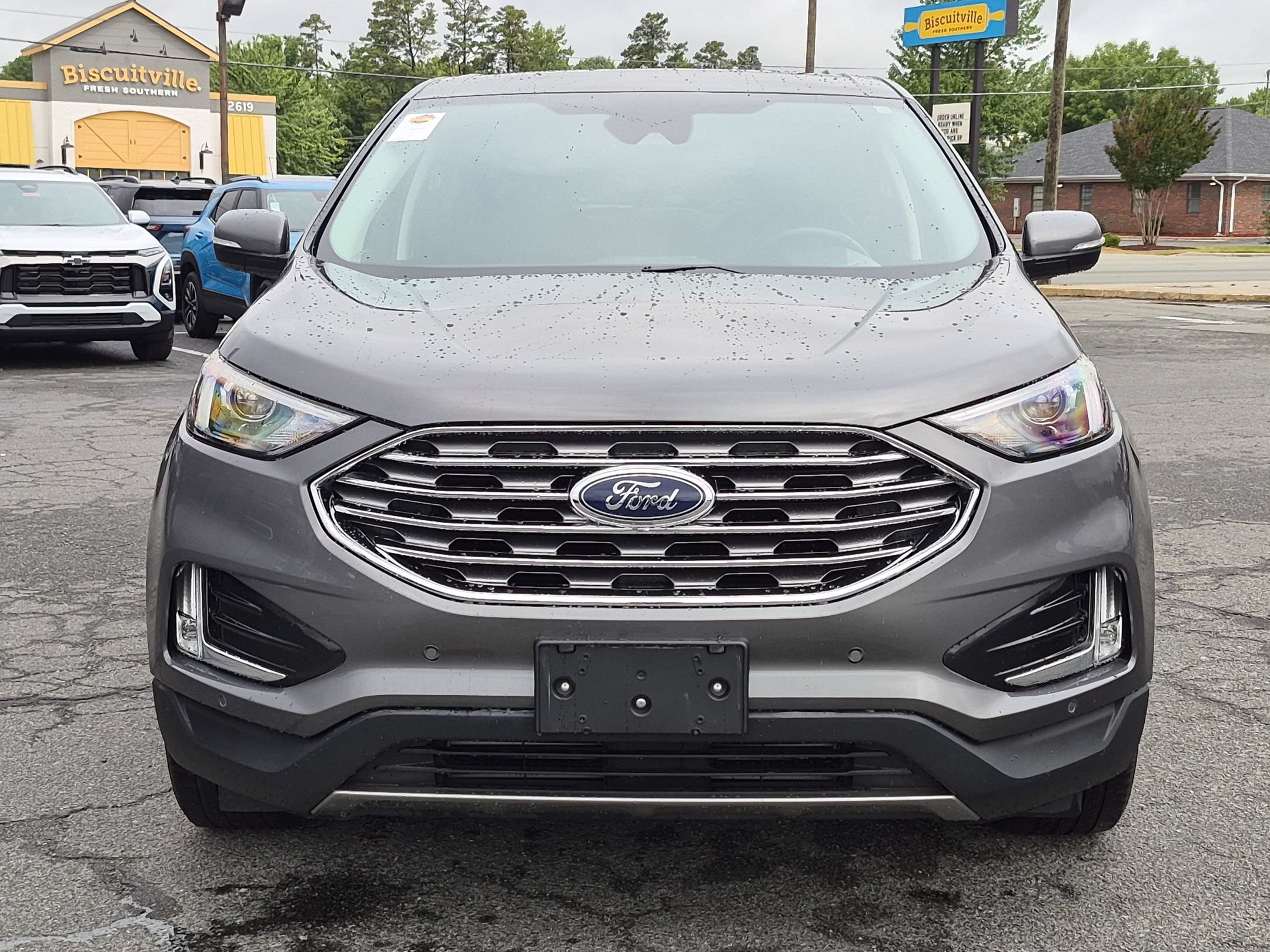 Used 2024  Ford Titanium image 8