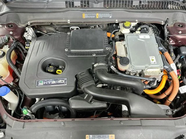 Used 2017 Red Ford SE image 24