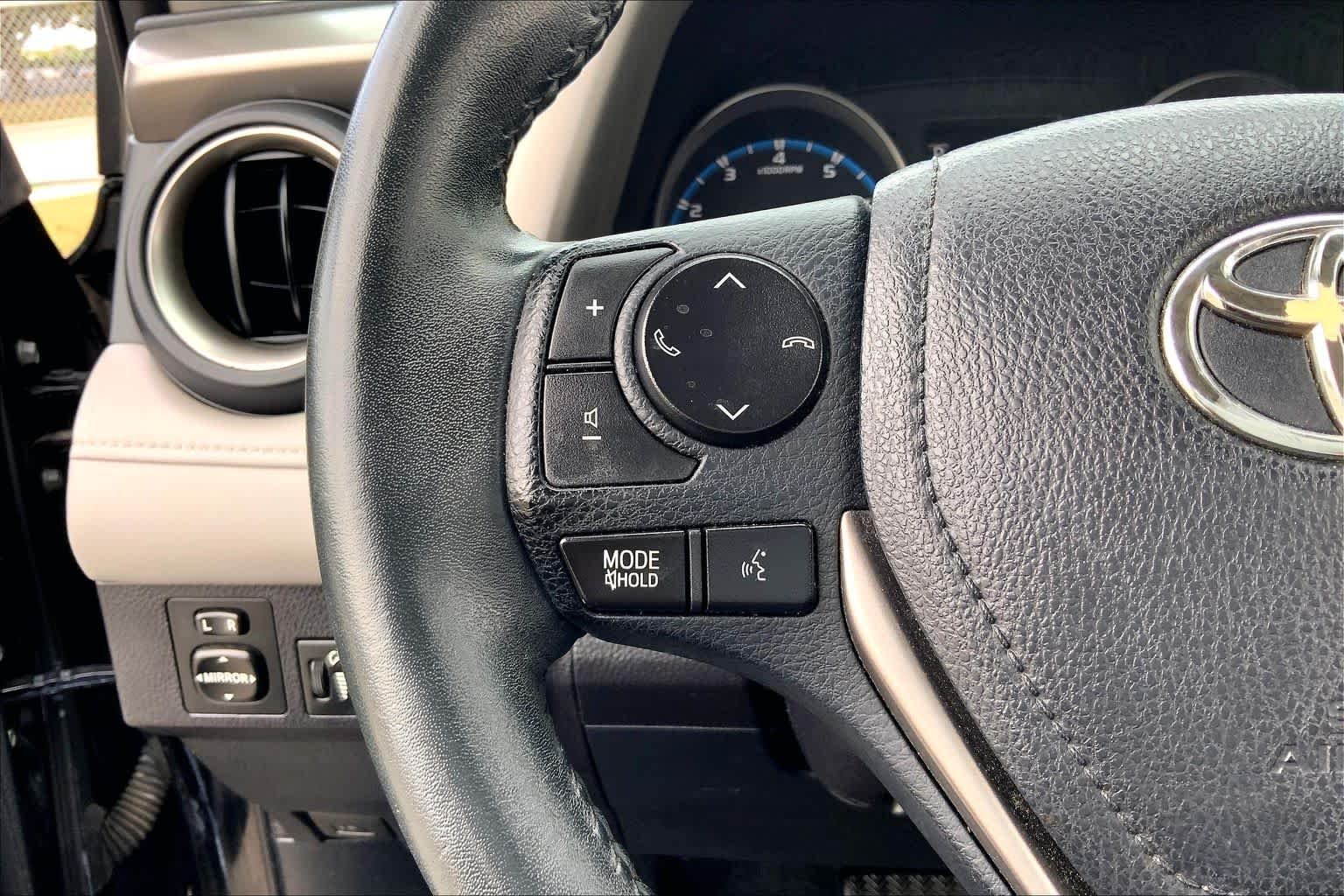 Used 2017 Black Toyota XLE image 23