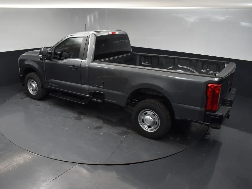 New 2025 Gray Ford XL image 30