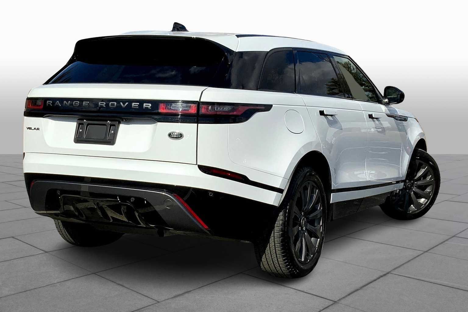 Used 2022 Fuji White Land Rover R-Dynamic S image 13