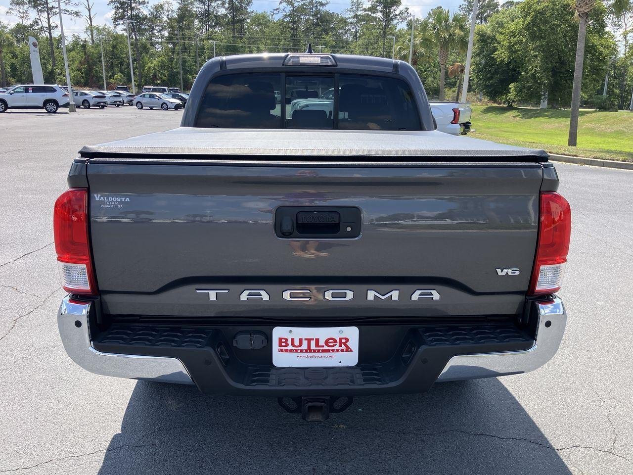 Used 2017 Gray (Magnetic Gray Metallic) Toyota SR5 V6 Double Cab image 4
