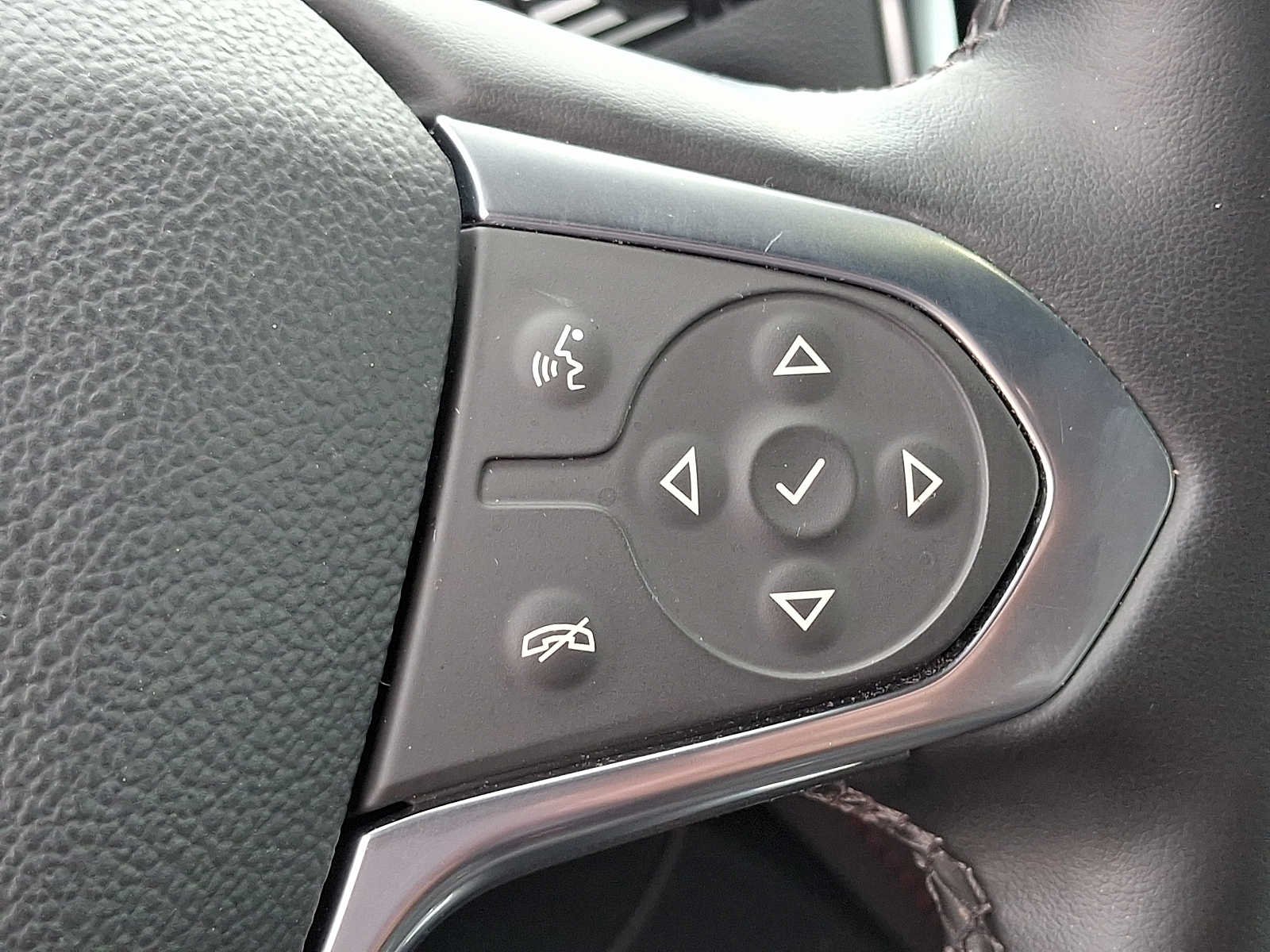 Used 2023 Sterling Gray Metallic Chevrolet RS image 25