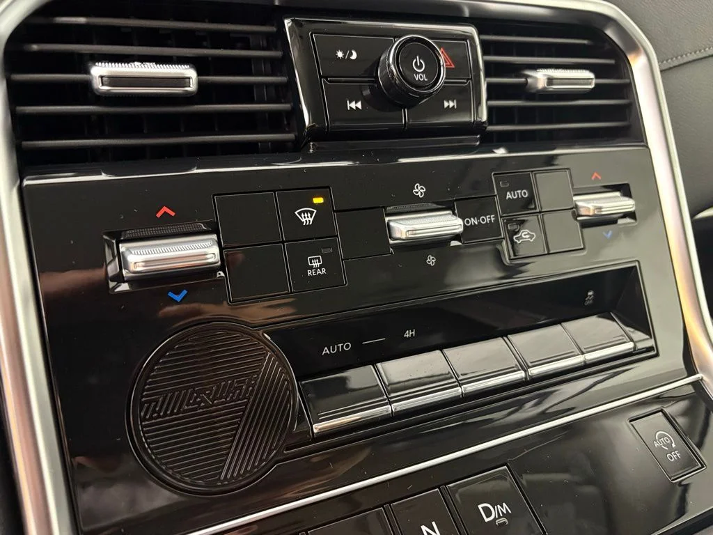 2026 Nissan Armada SV - Photo 32