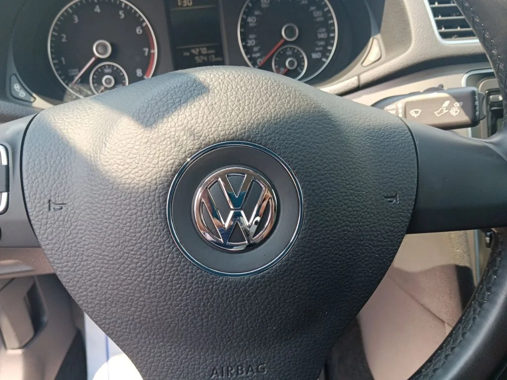 Used 2014 Red Volkswagen 1.8T Wolfsburg Edition image 17