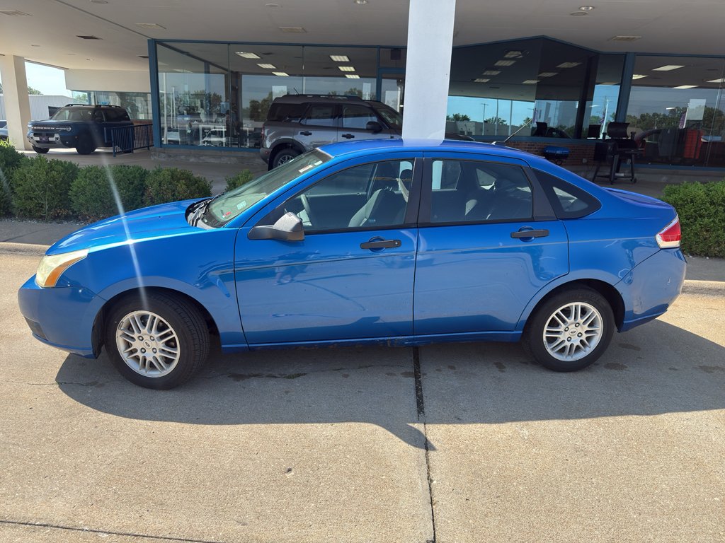 Used 2011 Blue Flame Metallic Ford SE image 9