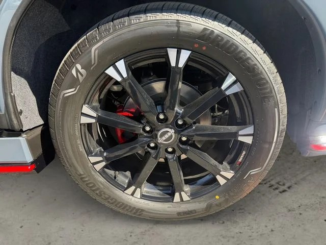 New 2026 Stealth Gray Nissan NISMO® image 10