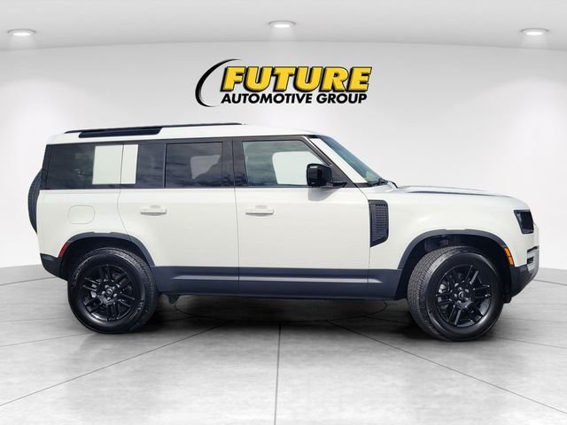 Used 2025 White Land Rover S image 3