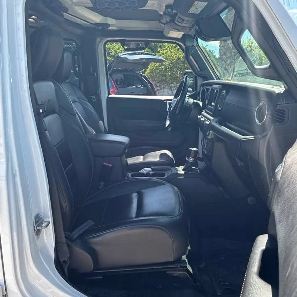 Used 2021 White Jeep Unlimited Sahara image 10