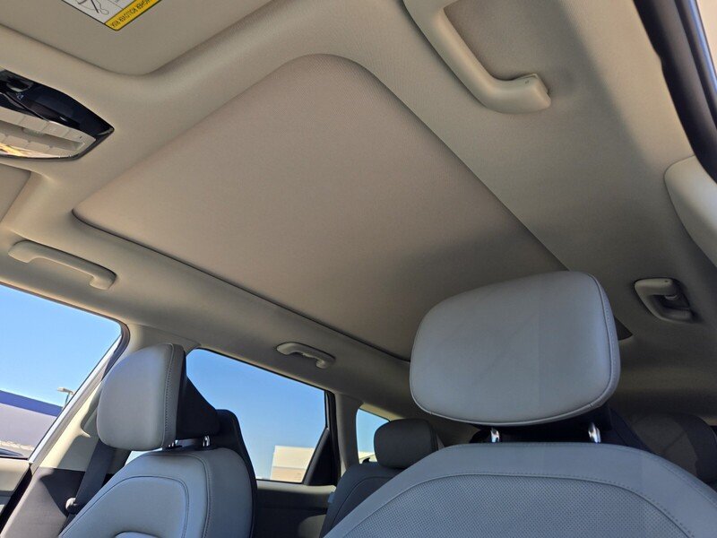 New 2027 Pale Gray Kia EX image 7