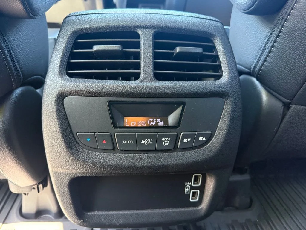 Used 2019 White Diamond Pearl Honda EX-L image 20