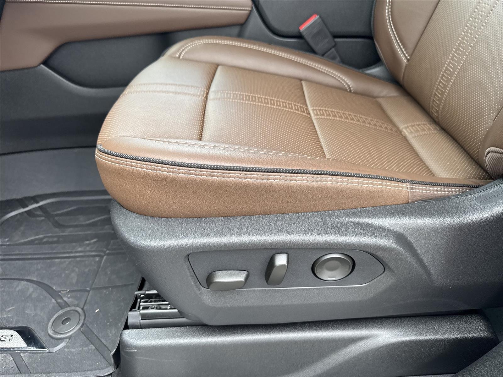 2026 Chevrolet Suburban High Country - Photo 11