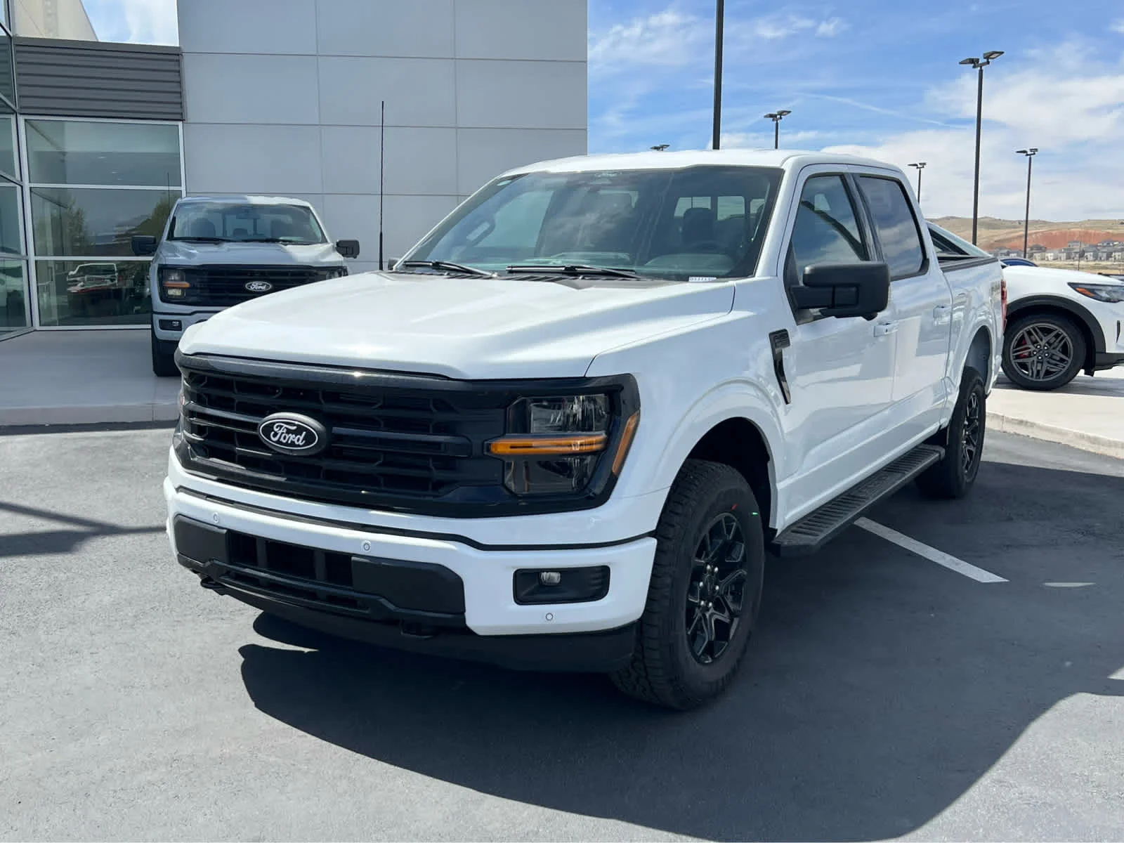 New 2026 Oxford White Ford XLT image 2