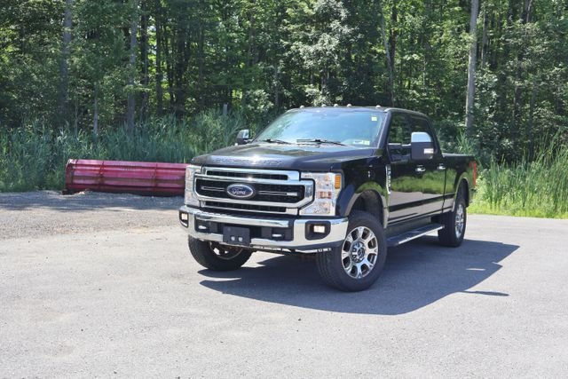 Used 2020 Black Metallic Ford Lariat image 2