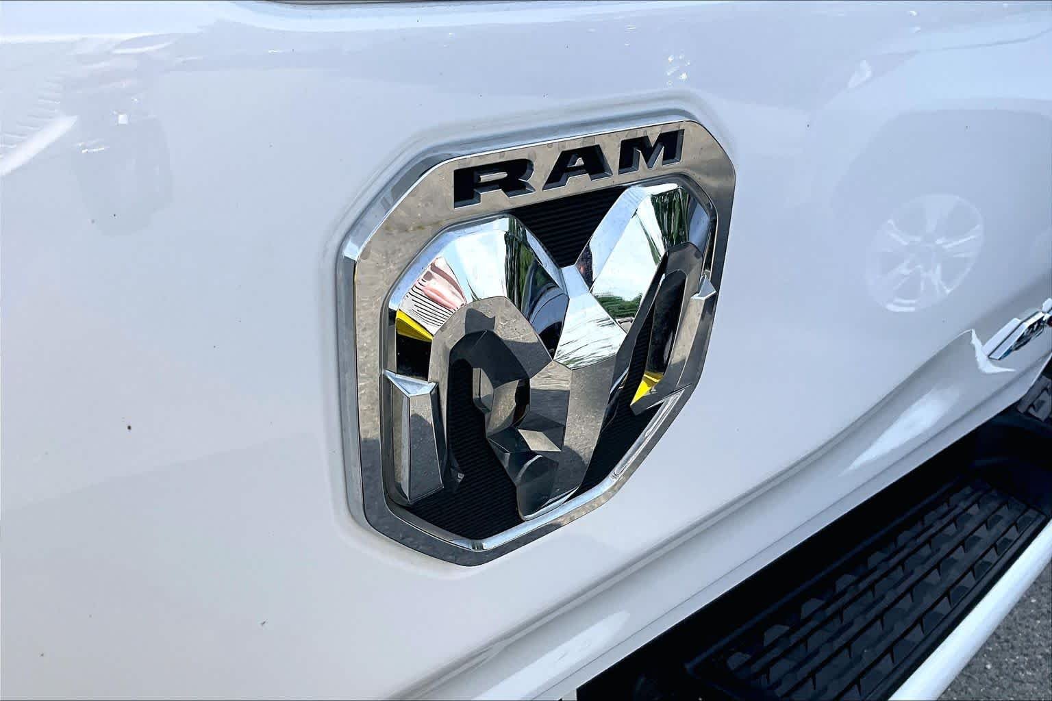 Used 2022 Bright White Clearcoat Ram Big Horn image 29