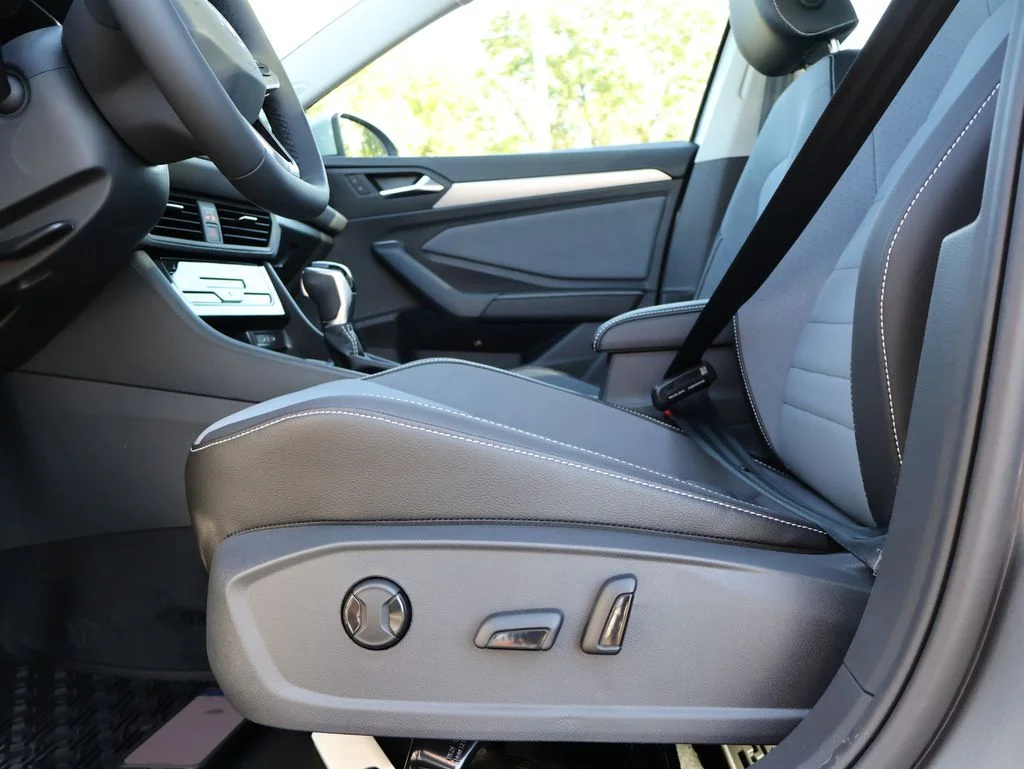 2026 Volkswagen Jetta SE - Photo 11