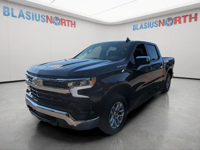 Used 2022 Black Chevrolet LT image 2