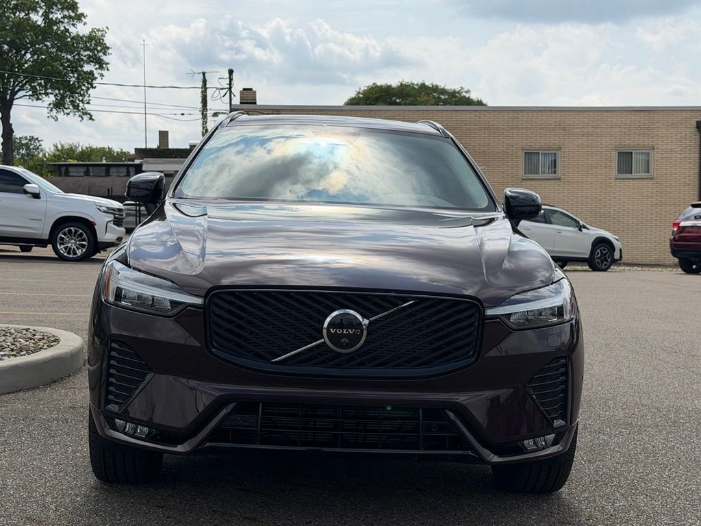 2026 Volvo XC60 Plus - Photo 8