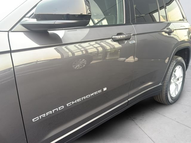 Used 2023 Gray Jeep Laredo image 30