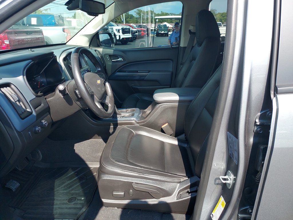 Used 2022 Gray Chevrolet Z71 image 13