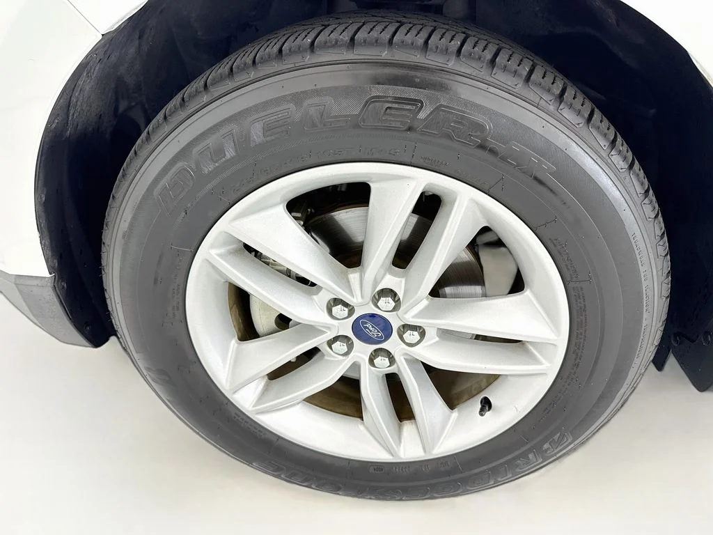 Used 2016 White Ford SEL image 28