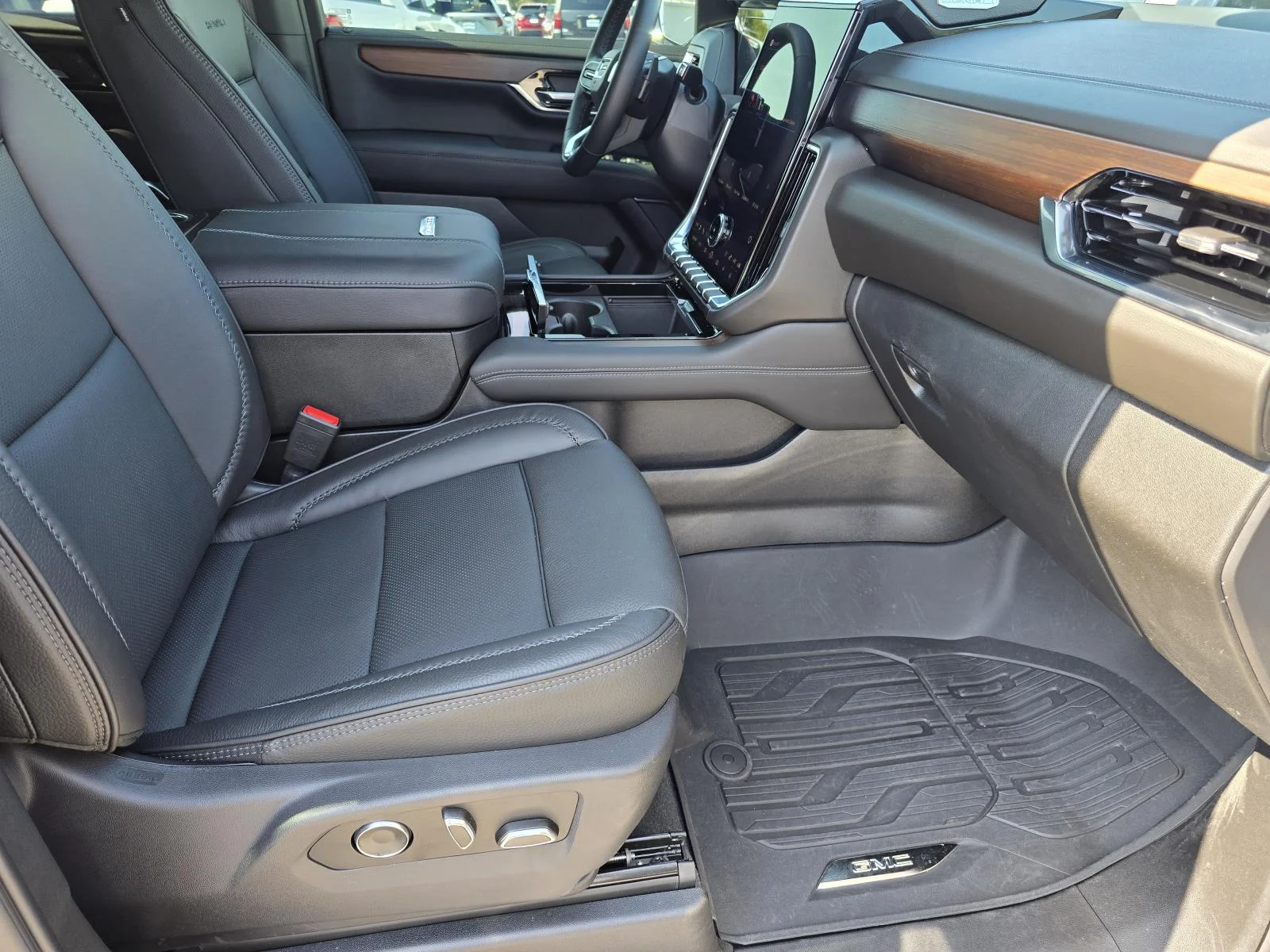 Used 2026 Onyx Black GMC Denali image 19