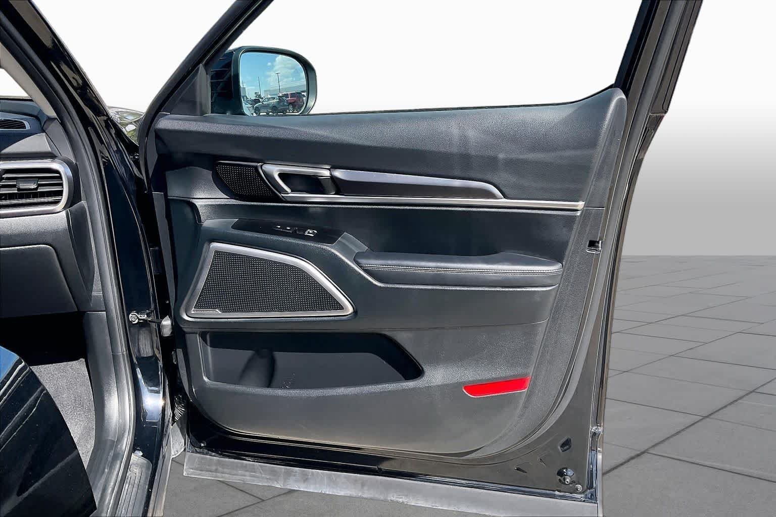 Used 2025 Ebony Black Kia S image 22
