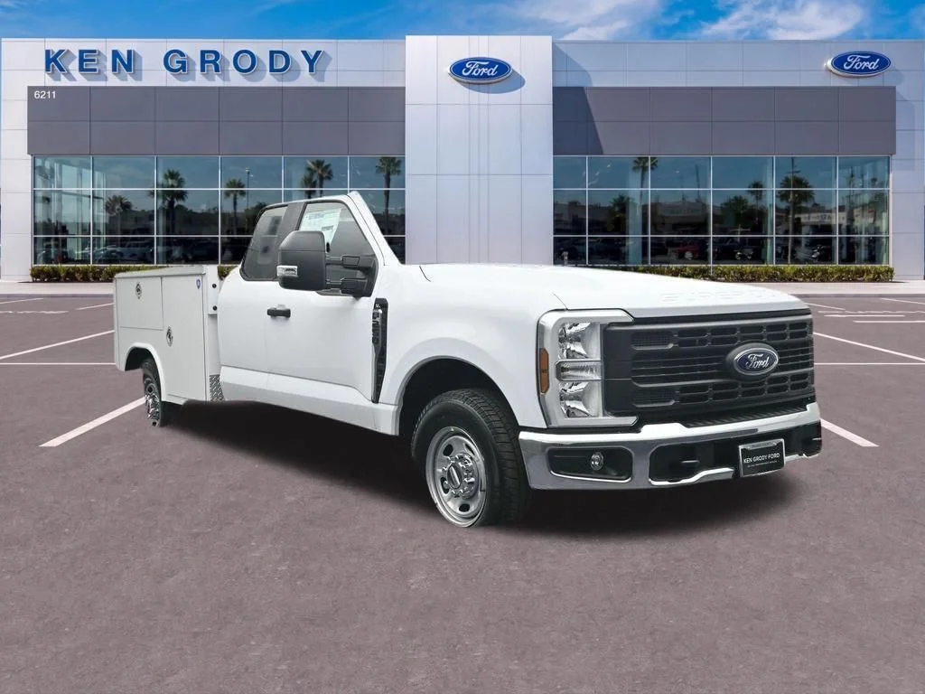 2026 Ford F-250 XL SuperCab 8' Box's photo